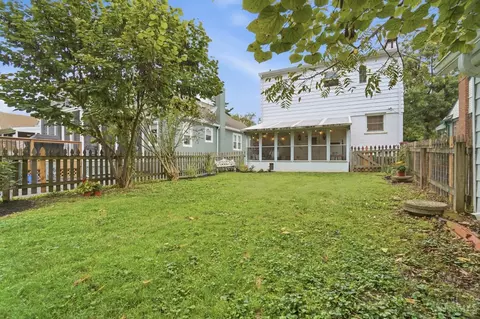 Exterior - 6989 Cambridge Ave, Mariemont, OH 45227 photo 9 of 9