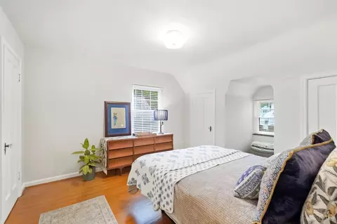 Bedroom - 6989 Cambridge Ave, Mariemont, OH 45227 photo 1 of 8