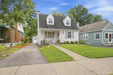 Exterior - 6989 Cambridge Ave, Mariemont, OH 45227 photo 2 of 9