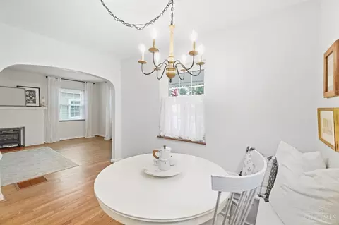 Dining - 6989 Cambridge Ave, Mariemont, OH 45227 photo 2 of 2