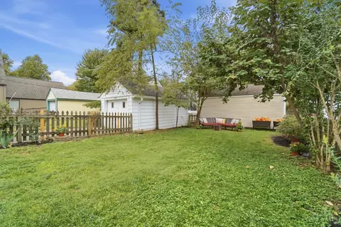 Exterior - 6989 Cambridge Ave, Mariemont, OH 45227 photo 8 of 9