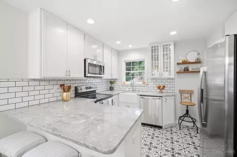 Kitchen - 6989 Cambridge Ave, Mariemont, OH 45227 photo 1 of 4