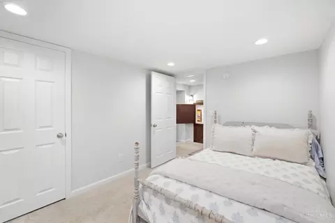 Bedroom - 6989 Cambridge Ave, Mariemont, OH 45227 photo 8 of 8
