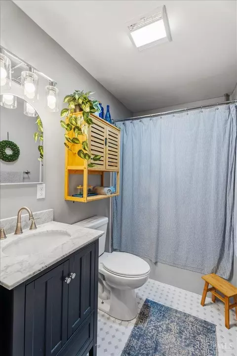 Bath - 3074 Quitter Rd, Williamsburg, OH 45176 photo 6 of 7