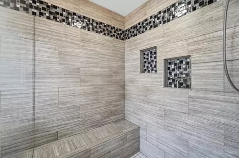 Bath - 3133 Gloss Ave, Cincinnati, OH 45213 photo 9 of 11