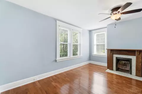 Living - 3133 Gloss Ave, Cincinnati, OH 45213 photo 12 of 14