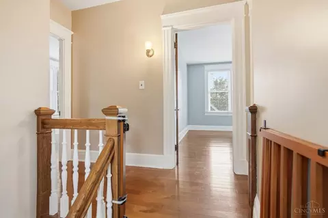 Entry Way - 3133 Gloss Ave, Cincinnati, OH 45213 photo 6 of 10