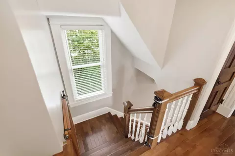 Entry Way - 3133 Gloss Ave, Cincinnati, OH 45213 photo 7 of 10