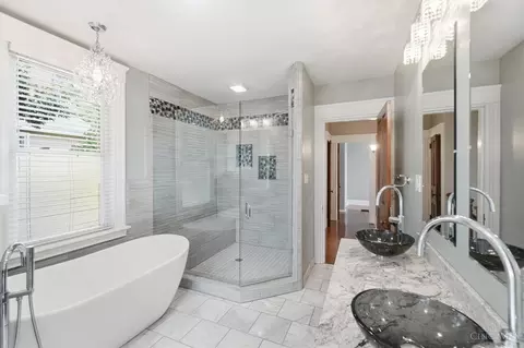 Bath - 3133 Gloss Ave, Cincinnati, OH 45213 photo 6 of 11