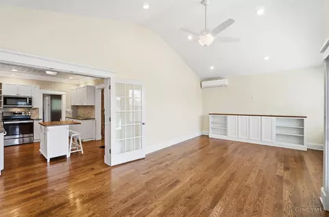 Living - 3133 Gloss Ave, Cincinnati, OH 45213 photo 10 of 14