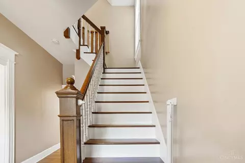 Entry Way - 3133 Gloss Ave, Cincinnati, OH 45213 photo 5 of 10