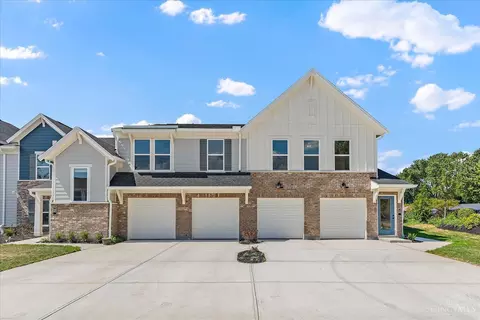 425 Pilot Pt, Vandalia, OH 45377
