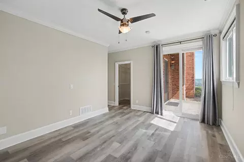 Bedroom - 390 Grand Ave, Cincinnati, OH 45205 photo 4 of 4