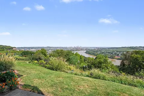 View/Area - 390 Grand Ave, Cincinnati, OH 45205 photo 2 of 6