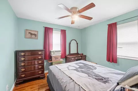 Bedroom - 8554 Plainfield Rd, Cincinnati, OH 45236 photo 1 of 7