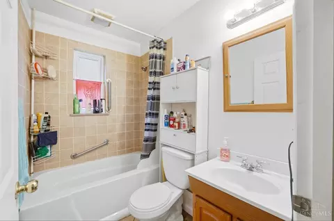 Bath - 8554 Plainfield Rd, Cincinnati, OH 45236 photo 1 of 2