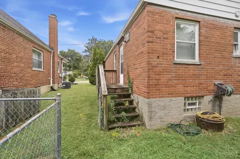 Exterior - 8554 Plainfield Rd, Cincinnati, OH 45236 photo 5 of 9
