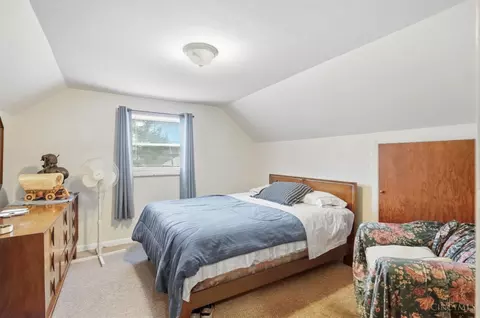 Bedroom - 8554 Plainfield Rd, Cincinnati, OH 45236 photo 4 of 7