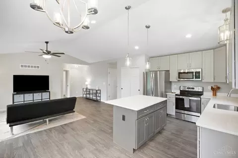 Entry Way - 1940 Redbud Dr, Hamilton, OH 45013 photo 1 of 1