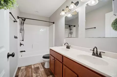 Bath - 523 Mill St, Blanchester, OH 45107 photo 3 of 3
