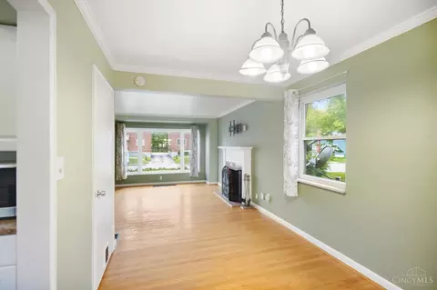 Living - 1601 Sutton Ave, Cincinnati, OH 45230 photo 6 of 6