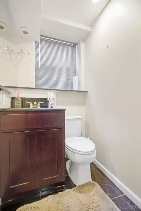Bath - 1601 Sutton Ave, Cincinnati, OH 45230 photo 4 of 4