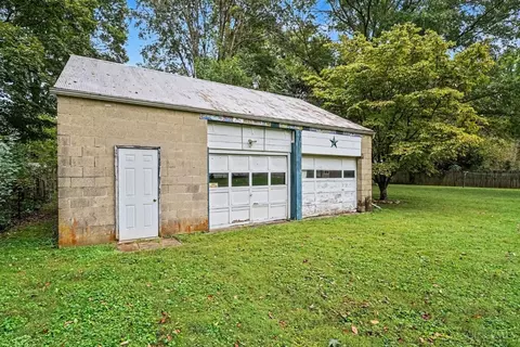 Exterior - 218 Forest Ave, Batavia, OH 45103 photo 4 of 7