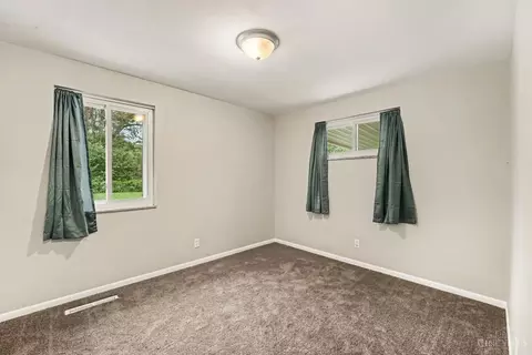 Bedroom - 218 Forest Ave, Batavia, OH 45103 photo 3 of 3