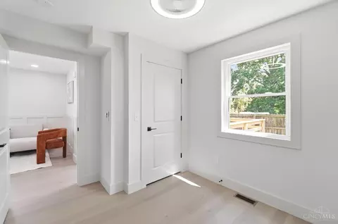 Entry Way - 8810 Pine Rd, Cincinnati, OH 45242 photo 2 of 3
