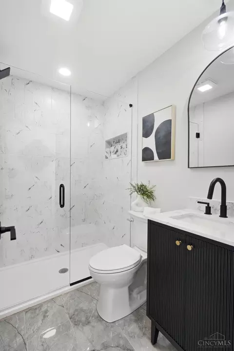 Bath - 8810 Pine Rd, Cincinnati, OH 45242 photo 2 of 7
