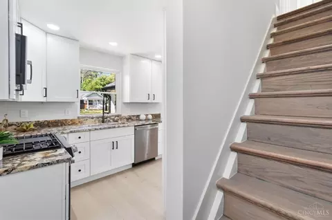 Entry Way - 8810 Pine Rd, Cincinnati, OH 45242 photo 3 of 3