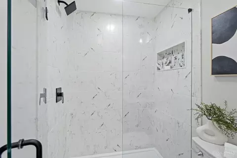 Bath - 8810 Pine Rd, Cincinnati, OH 45242 photo 3 of 7