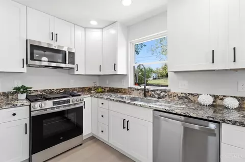 Kitchen - 8810 Pine Rd, Cincinnati, OH 45242 photo 2 of 3