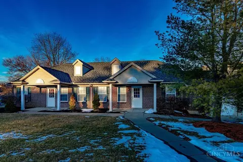 136 Northridge Dr, Oxford, OH 45056