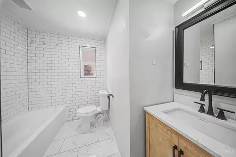 Bath - 3236 Vittmer Ave, Cincinnati, OH 45238 photo 1 of 3