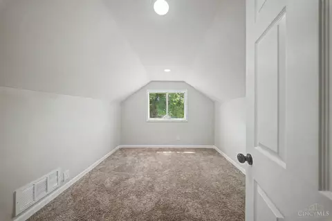 Bedroom - 3236 Vittmer Ave, Cincinnati, OH 45238 photo 3 of 3
