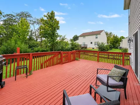 Exterior - 9648 Fallshill Cir, Cincinnati, OH 45231 photo 6 of 9