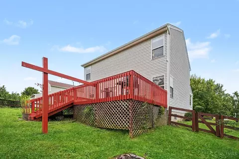 Exterior - 9648 Fallshill Cir, Cincinnati, OH 45231 photo 5 of 9