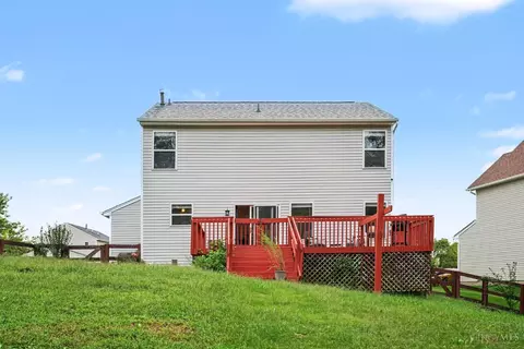 Exterior - 9648 Fallshill Cir, Cincinnati, OH 45231 photo 7 of 9