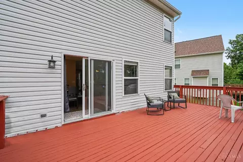 Exterior - 9648 Fallshill Cir, Cincinnati, OH 45231 photo 3 of 9