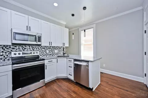 Kitchen - 4603 Mitchell Ave, Cincinnati, OH 45232 photo 3 of 5