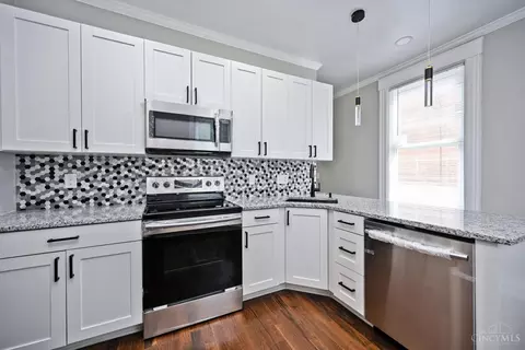 Kitchen - 4603 Mitchell Ave, Cincinnati, OH 45232 photo 4 of 5