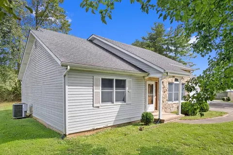 Exterior - 2000 Stivers Rd, Aberdeen, OH 45101 photo 5 of 11