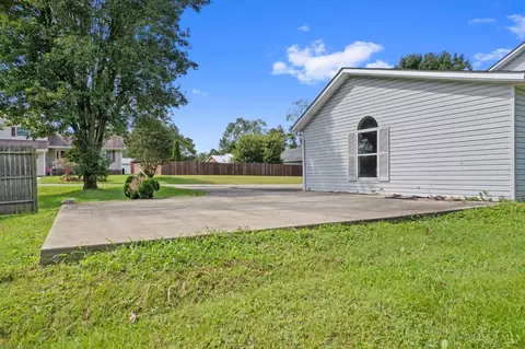 Exterior - 2000 Stivers Rd, Aberdeen, OH 45101 photo 8 of 11