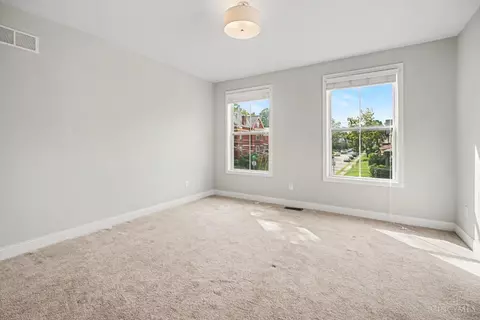 Bedroom - 1720 Dexter Ave, Cincinnati, OH 45206 photo 1 of 8