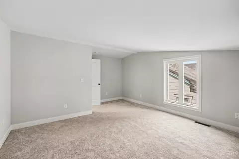 Bedroom - 1720 Dexter Ave, Cincinnati, OH 45206 photo 7 of 8