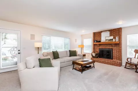 Living - 5013 Barnsby Ln, Cincinnati, OH 45244 photo 2 of 2