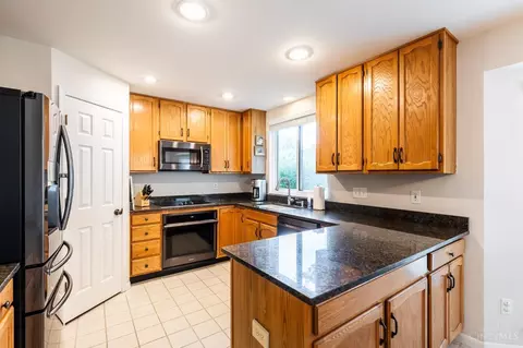 Kitchen - 5013 Barnsby Ln, Cincinnati, OH 45244 photo 1 of 4