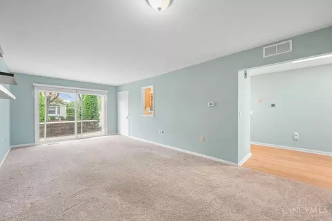 Living - 78 Schroder Ln, Hamilton, OH 45013 photo 1 of 2