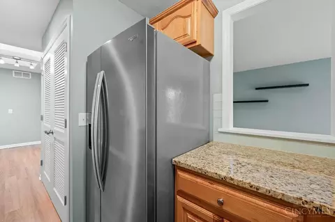 Kitchen - 78 Schroder Ln, Hamilton, OH 45013 photo 4 of 4